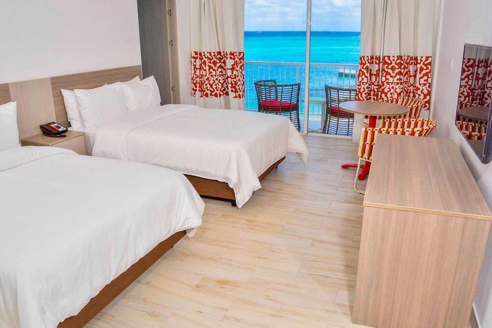 Grand Decameron Cornwall Beach, A Trademark All-Inclusive Resort Montego Bay Esterno foto