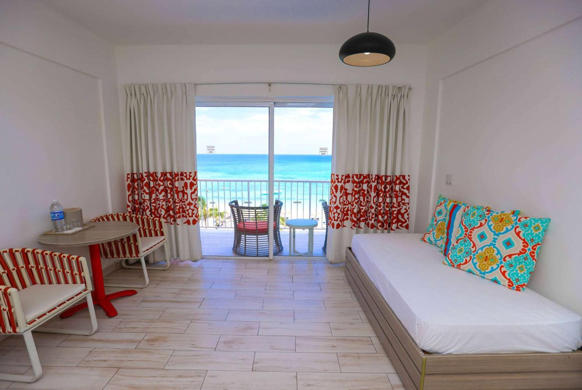 Grand Decameron Cornwall Beach, A Trademark All-Inclusive Resort Montego Bay Esterno foto