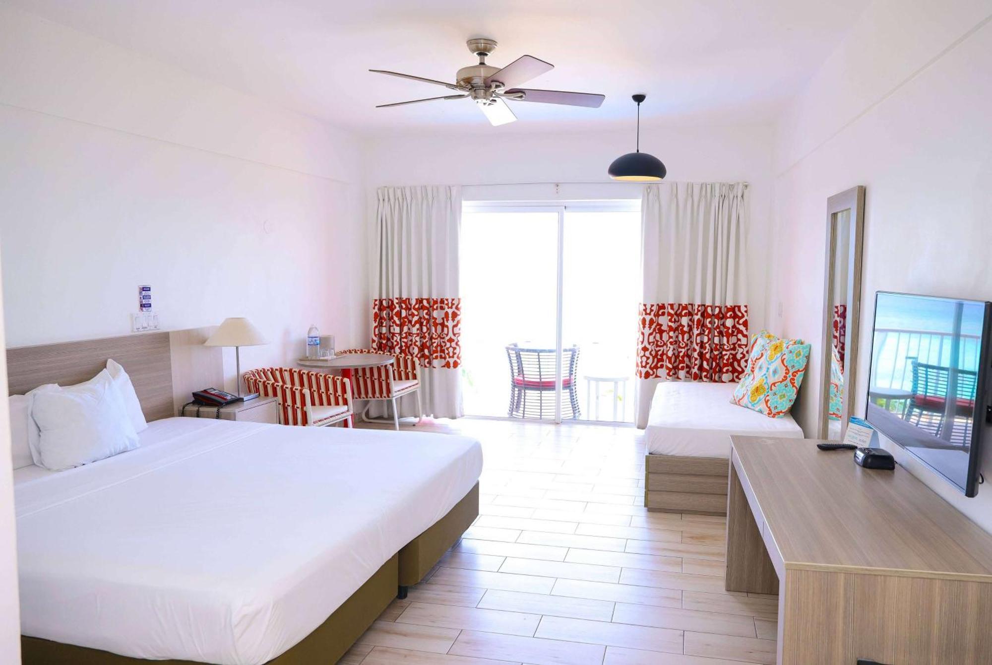 Grand Decameron Cornwall Beach, A Trademark All-Inclusive Resort Montego Bay Esterno foto