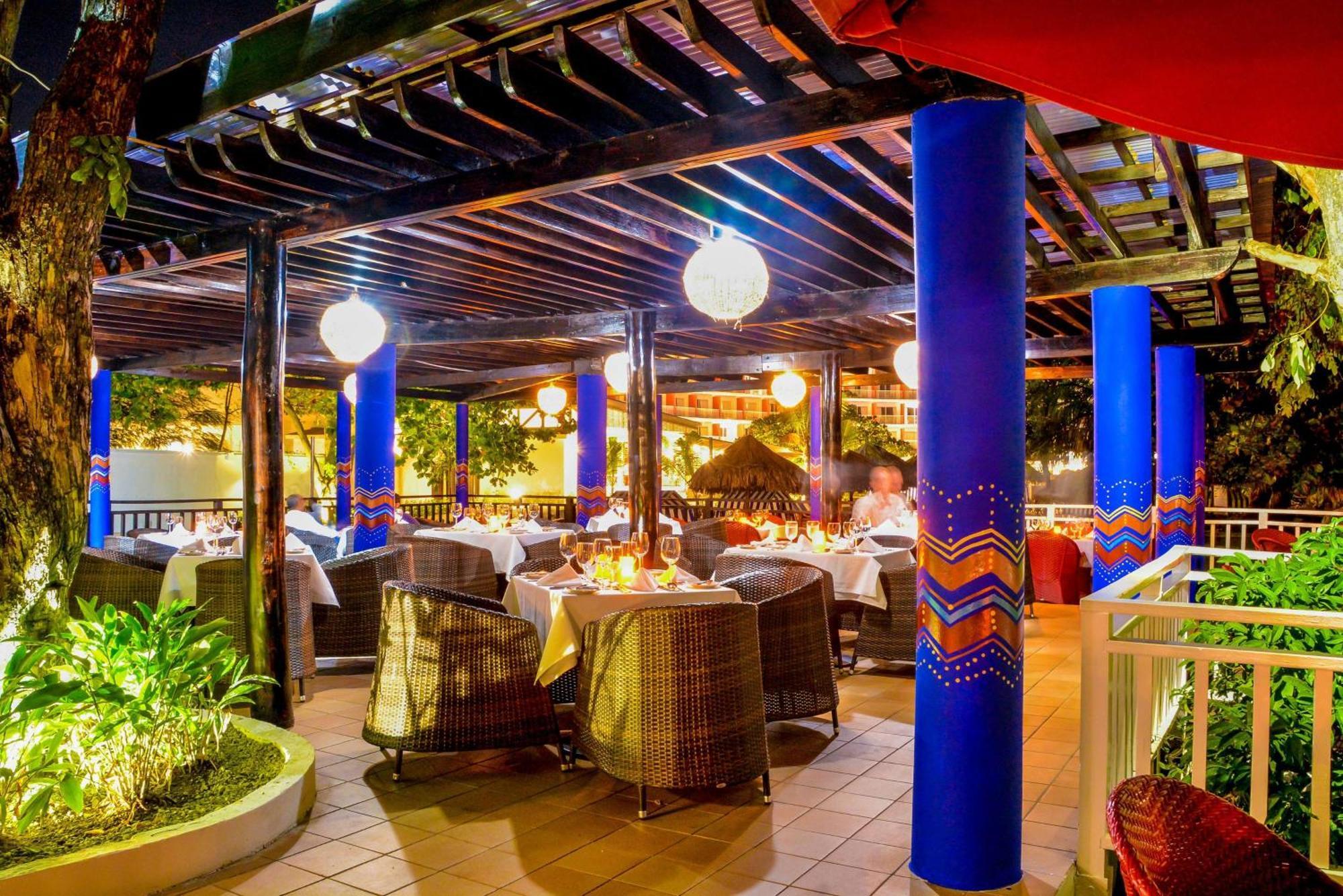 Grand Decameron Cornwall Beach, A Trademark All-Inclusive Resort Montego Bay Esterno foto