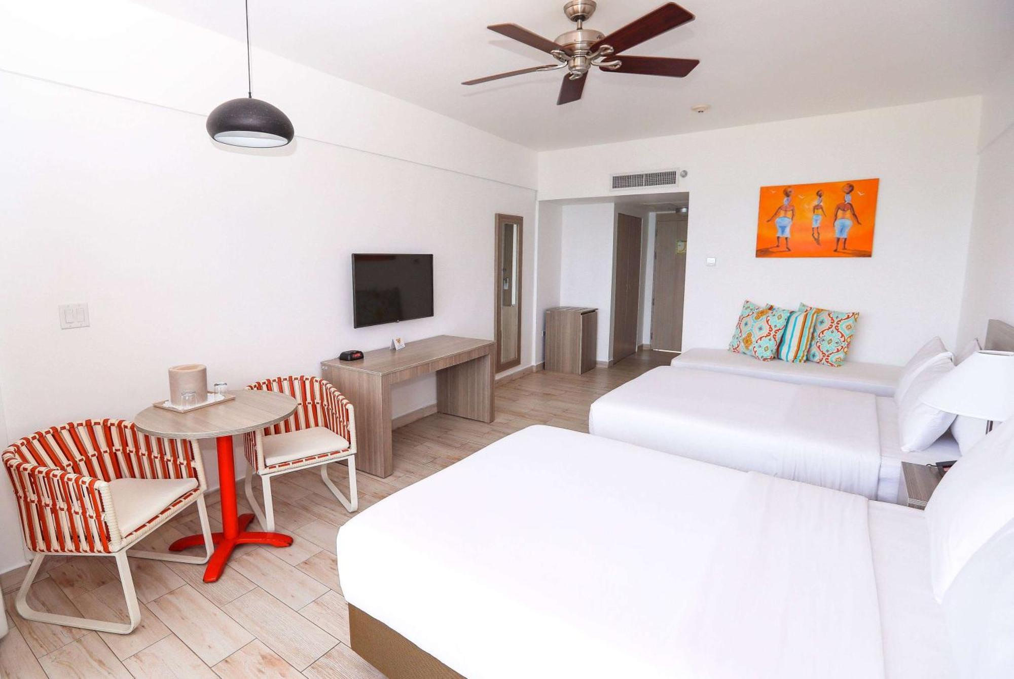 Grand Decameron Cornwall Beach, A Trademark All-Inclusive Resort Montego Bay Esterno foto