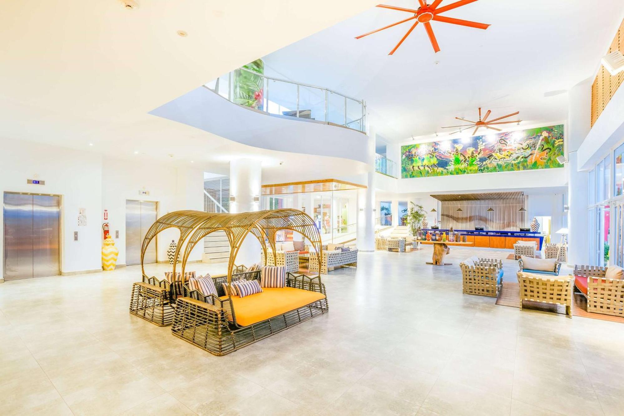 Grand Decameron Cornwall Beach, A Trademark All-Inclusive Resort Montego Bay Esterno foto