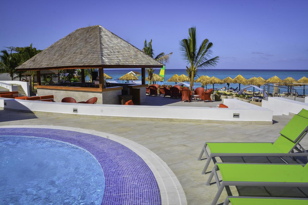Grand Decameron Cornwall Beach, A Trademark All-Inclusive Resort Montego Bay Esterno foto
